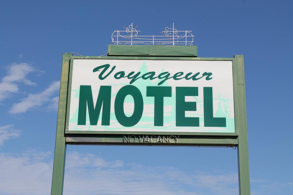 Voyageur Motel Рокі-Маунтін-Гаус Екстер'єр фото